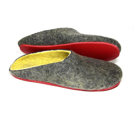 mens wool clogs