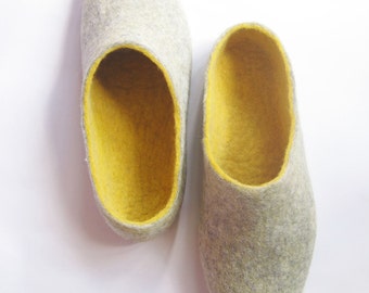 Men’s Cozy Wool Slippers, Dark Gray and Yellow Felt Clogs, Handmade House Shoes, Warm Indoor Slippers, Winter Gift for Him