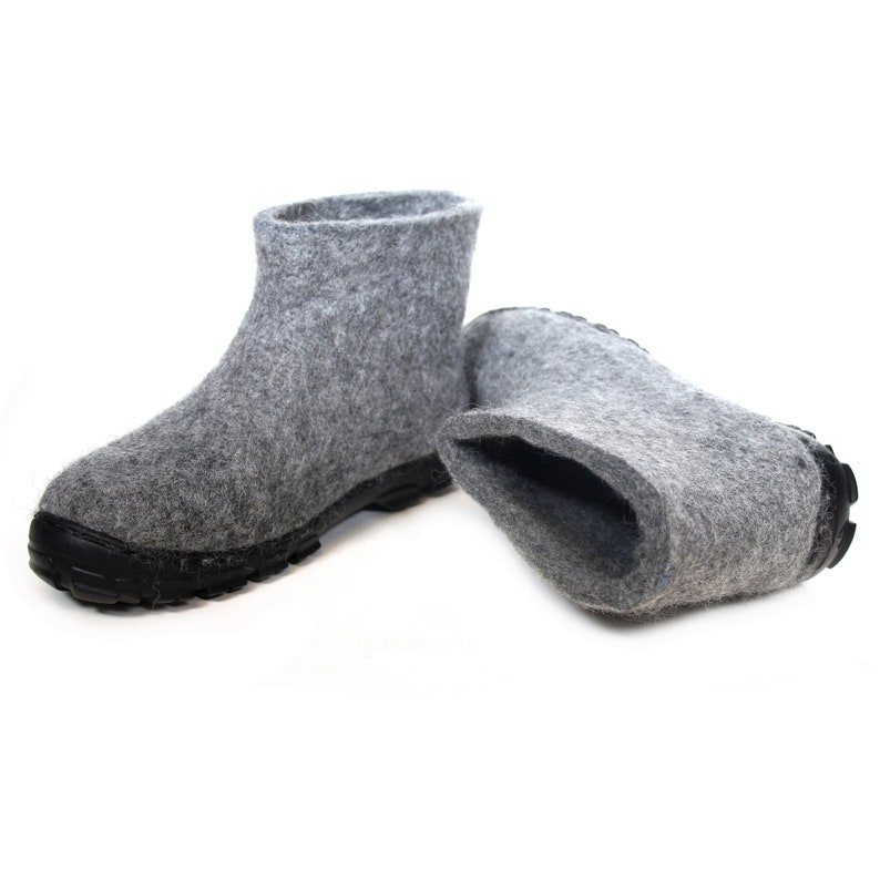 Gray wool Felt Moccasins Men with Rugged rubber Outsole, Warm house slippers men, Short felted boots, Outdoor Boots, Custom ECO Wool 7 Color image 3