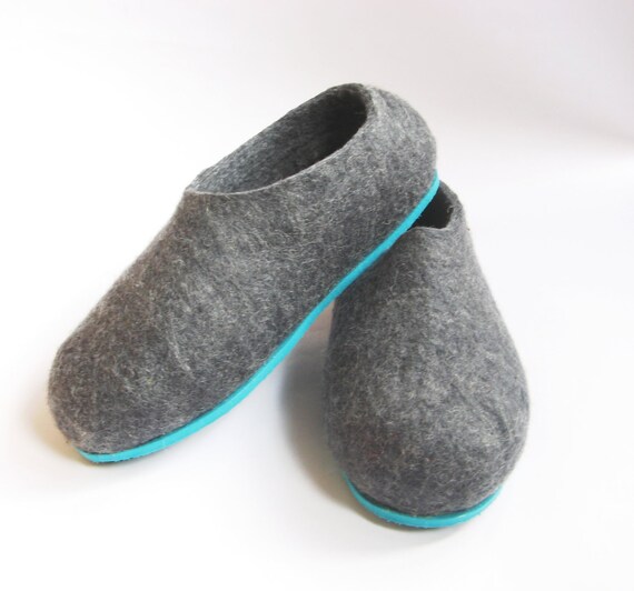 mens felt clogs