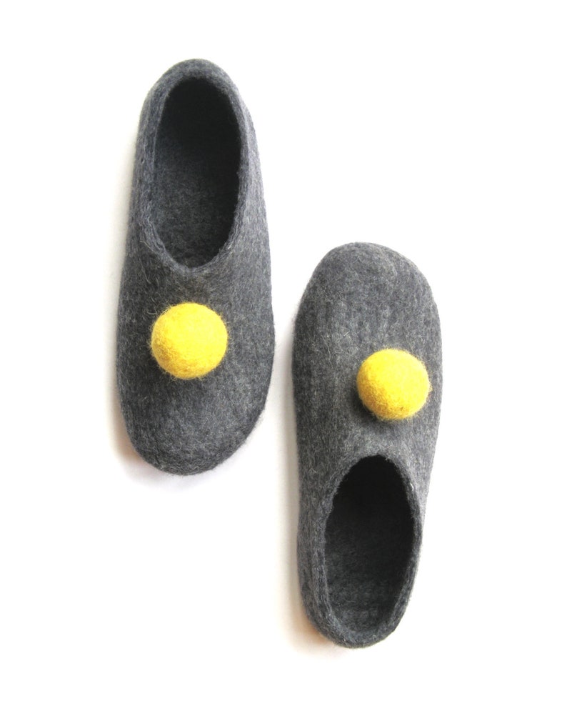 Felt Slippers with Pom Pom, Women slippers Grey Loafers, Mens slippers Unisex, Grey slippers Moccasins Men Felt slippers, Custom color Balls image 8