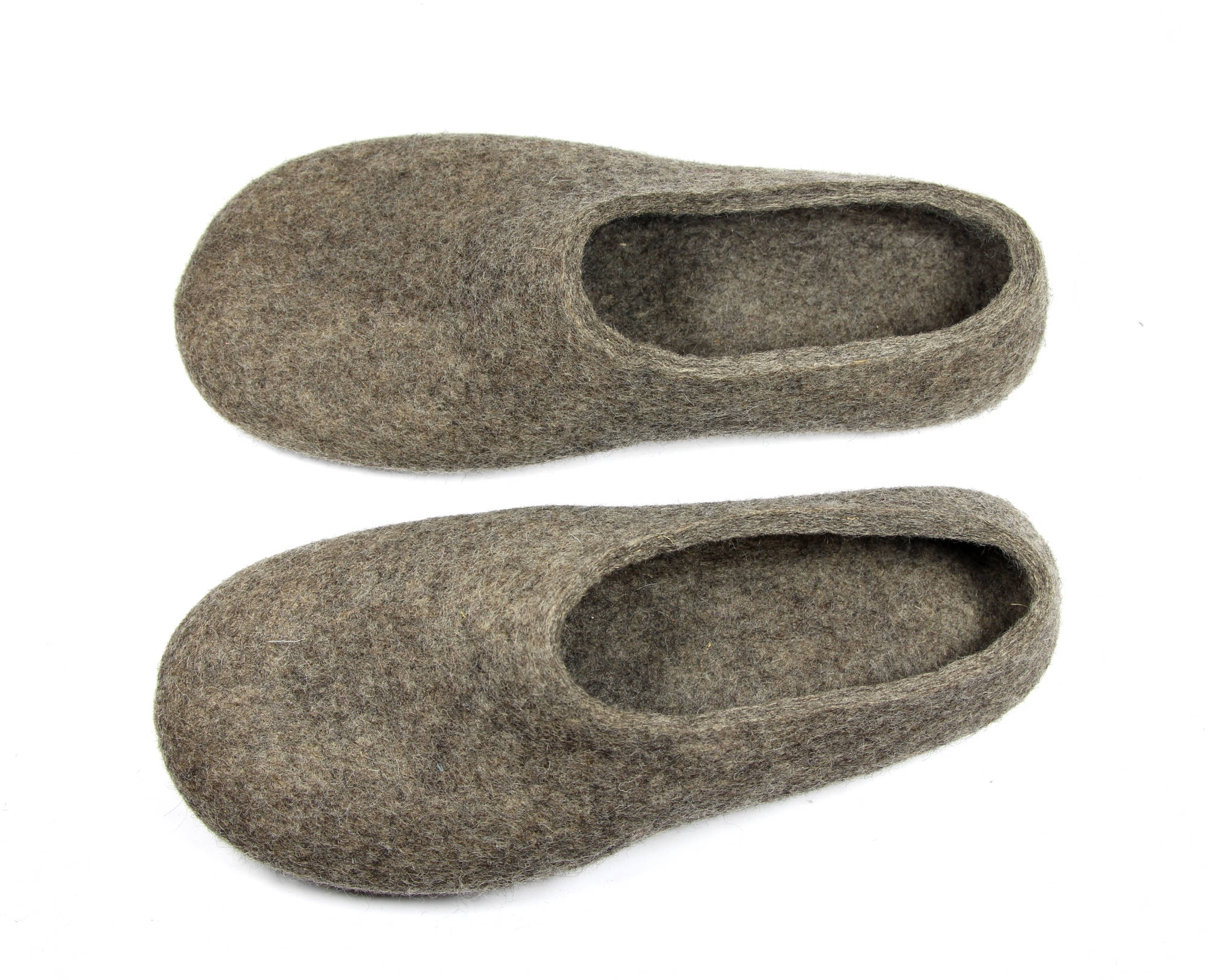 woolen clogs