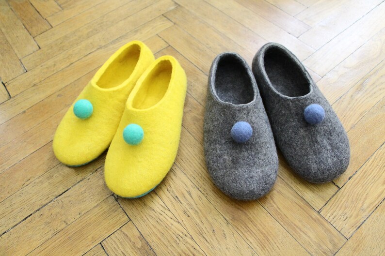 Felt Slippers with Pom Pom, Women slippers Grey Loafers, Mens slippers Unisex, Grey slippers Moccasins Men Felt slippers, Custom color Balls image 7