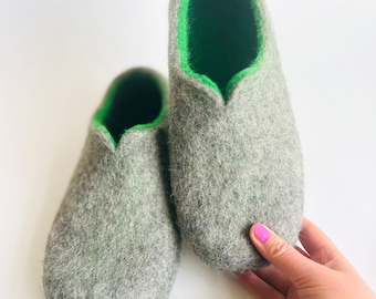 Men felted wool slippers Gift for Dad, Handmade slippers, Natural wide toe box felt Clogs Men's Personalized felt shoes