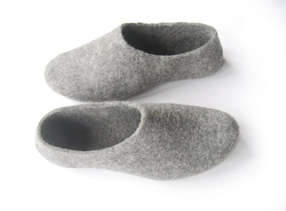 woolen clogs