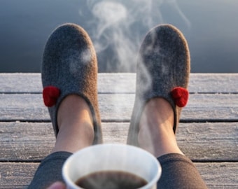 Wool Mule Clogs for Women, Easy Slip‑On House Shoes, Cheerful Gift, Brown Felt with Red Heart, Sustainable barefoot Comfort