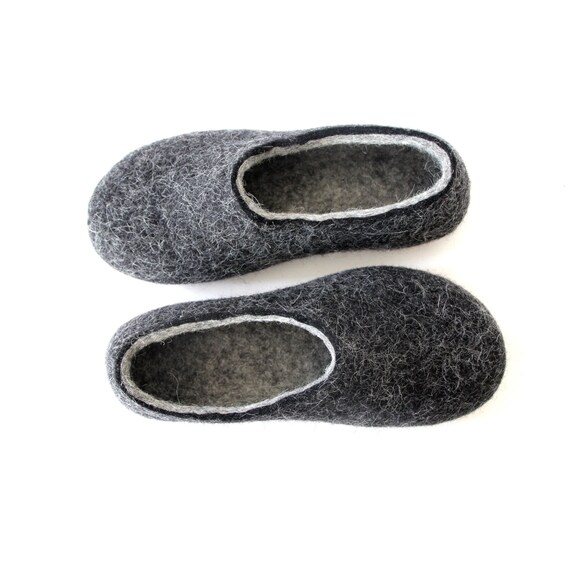 woolen clogs