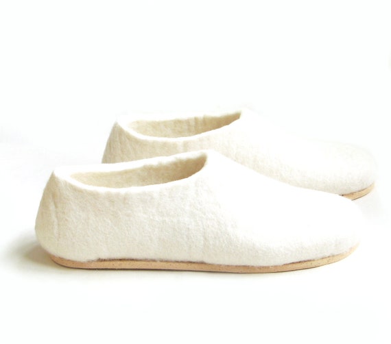 comfortable house shoes