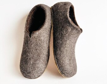 Men’s Wool Slippers, Warm House Shoes for Men, Crepe Sole Slippers, Organic Wool Felt, Winter Gift for Him, Warm Honey Beige