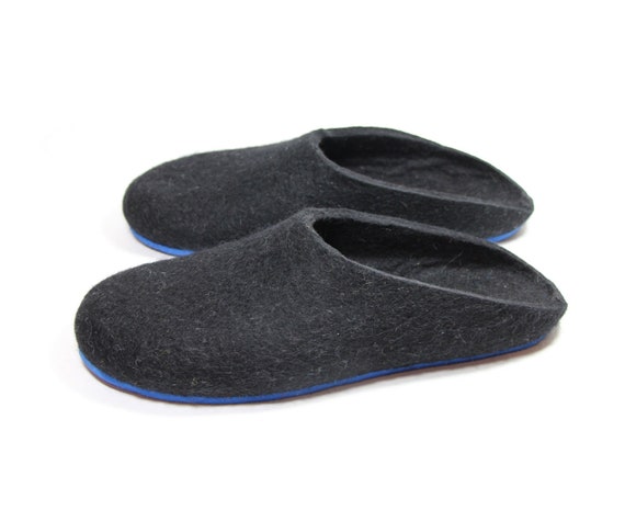 mens felt clogs