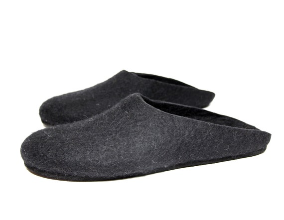 Black wool felt slippers handmade with 