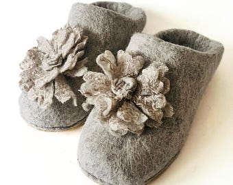 Wide Fit Wool Clogs Women – Organic Felt Slippers with Silk Flower, Handmade Undyed Wool Mules, Custom Comfort