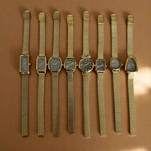 Medieval Style Gold Women’s Watch – Vintage-Inspired Bracelet Watch – Elegant Quartz Wristwatch – Unique Gift for Her – Retro Jewelry