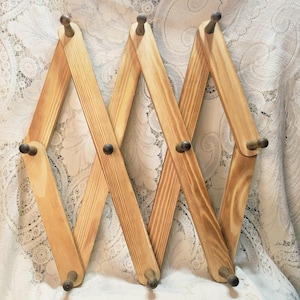 Accordion Peg Rack, Vintage 10 Peg Hat, Mug, Coat Hook Rack