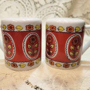 Vintage MCM Groovy 70s Salt & Pepper Shakers