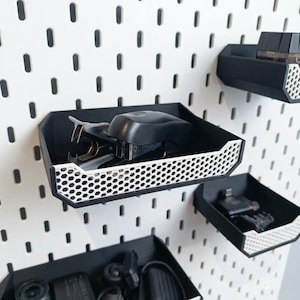 Modular Honeycomb Shelf for IKEA Skadis & Uppspel Pegboard – **Black** Base, Custom Color Front, Multiple Sizes