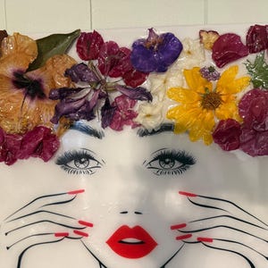 Pintura única em resina “Rosto da Primavera”