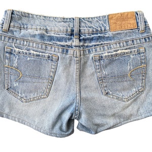 Vintage Y2K Blue Light Wash Denim Cut Off Shorts 8 10 S