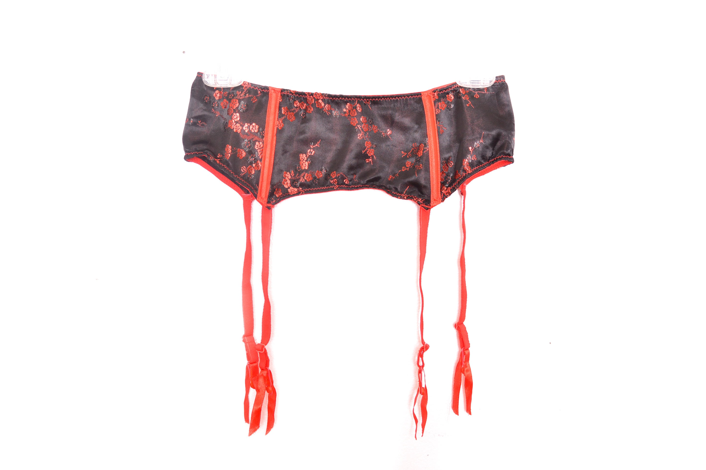 chinese garter belt Raynaud's Disease & Syndrome: Symptoms, Causes, Treatment main image 1
