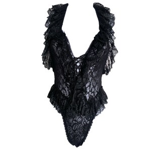 70er-Jahre-Spitzen-Bodysuit mit Neckholder und Schnürung, schwarzer 80er-Jahre-Body mit Rüschen, Festival-Grunge-Look, durchsichtig, floral, rückenfrei, körperbetont, dehnbar – M