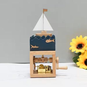 Wooden Sailboat Music Box – Hand Crank Toy for Kids & Adults | Nautical Ocean Theme Decor | Unique Gift for Boys, Baby Nursery Automaton