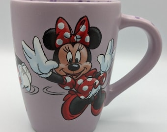 Minnie Mouse Disney Store paarse mok met stippen, rode jurk Minnie Mouse en strik
