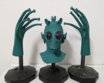 Greedo , Greedo Latex Alien Mask for Cosplay – Sci-Fi Costume – Based on the Character Greedo – Handmade - Hands