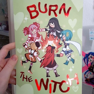 Stampa artistica di Madoka Magica "BRUCIA LA STREGA"