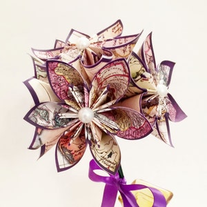 EN VENTA - 5 flores de papel con diseño de mapa antiguo - Ramo pequeño listo para enviar, regalo hecho a mano, regalo de aniversario, decoración de boda, perfecto para ella