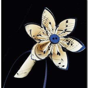 Handmade Single Flower Boutonniere prom, groom, groomsman, best man, paper flower, pin, wedding accessory image 2