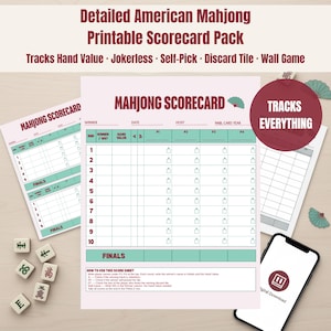 Könnte beinhalten: Ein druckbares Mahjong-Scorecard-Paket mit detailliertem Design. Die Scorecard enthält Abschnitte für Gewinner, Datum, Gastgeber und Handwert. Das Bild zeigt auch Mahjong-Steine und ein Smartphone mit einem digitalen Download-Symbol.