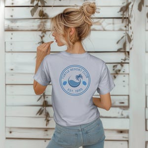 Sea Turtle T-shirt, turtle gift, beach shirt, sea turtle tee, ocean animal, ocean shirt, turtle lover gift, nautical apparel, unisex T-Shirt