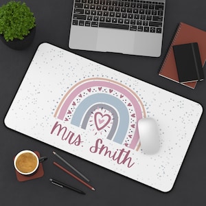 Personalisierte Lehrer Schreibtischmatte, benutzerdefinierte Lehrer Geschenk, Regenbogen Lehrer Schreibtischmatte, Mauspad für Lehrer, Lehrer Schreibtisch Dekor, Lehrer Geschenkidee