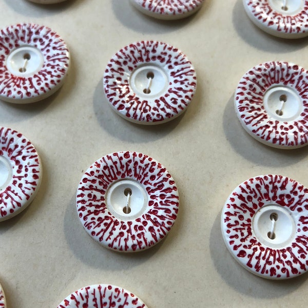 24 Vintage 1950s Red & White Plastic Buttons (18mm)