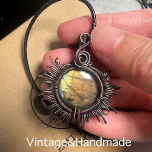 Hanger ketting labradoriet: vintage met koperdraad omwikkelde edelsteen