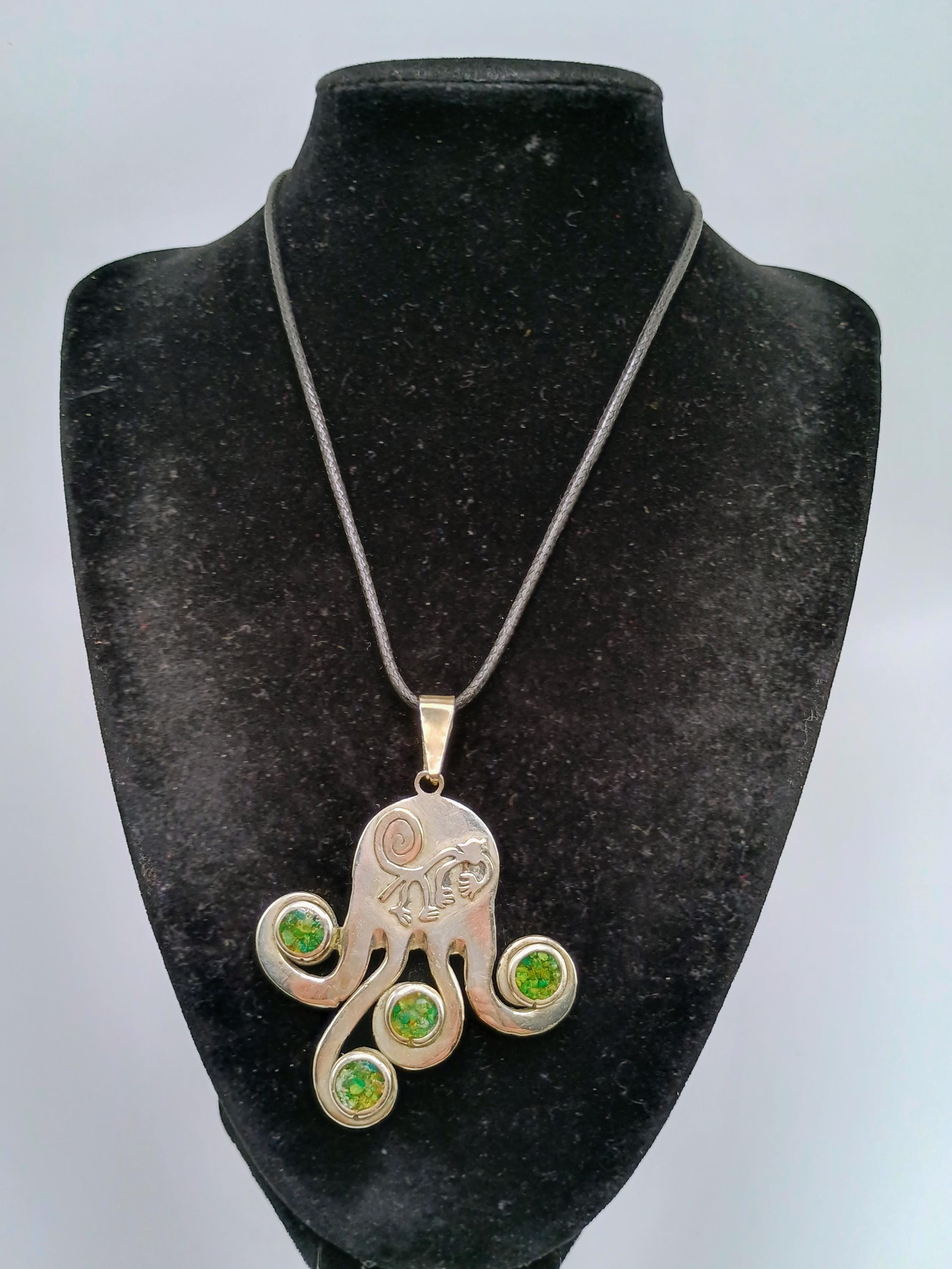 Nazca lines necklace - Etsy 日本