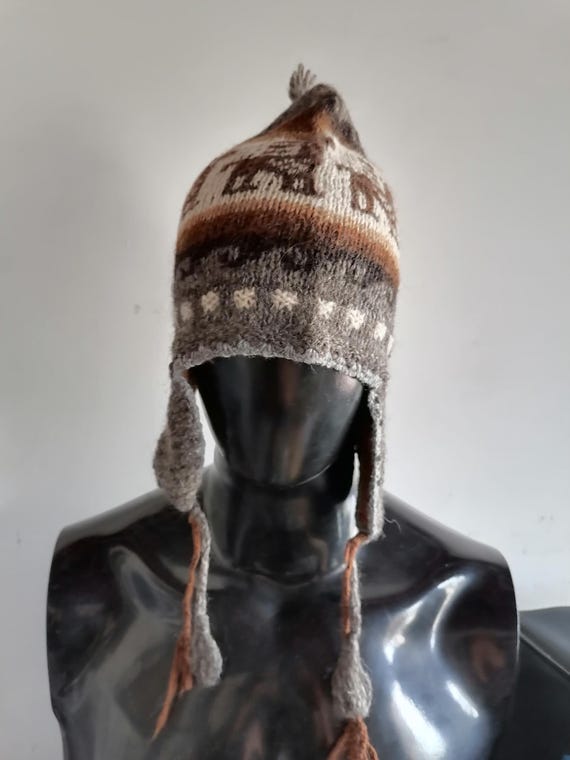 Peruvian Chullo Handmade Hat for Women - Warm Winter - Wool  display picture 3