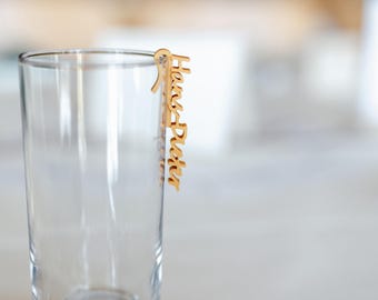 Personalized glass pendant with name – Modern 3D printed table decoration for weddings & celebrations