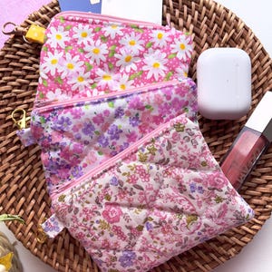 Gesteppte Münztasche, Schlüsselanhänger, Kleine gesteppte Reißverschlusstasche / kleines Kartenhalter-Etui / Kosmetiktasche / Lippenstift-Etui