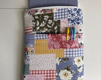 Quilted Kindle Sleeve: Cotton E-reader Pouch with Optional Pocket