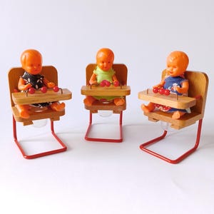 Set di bambole in miniatura vintage Emil Schwenk ES Germania - Seggiolone in legno e vaso trasparente, scala 1:12, miniatura per casa delle bambole, NOS