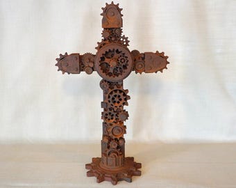 The Rusted Redeemer – Industrial Gear Cross in Oxidized Iron Finish