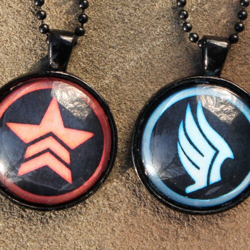 Sweat à capuche Paragon Renegade Mash-Up - Official BioWare Store