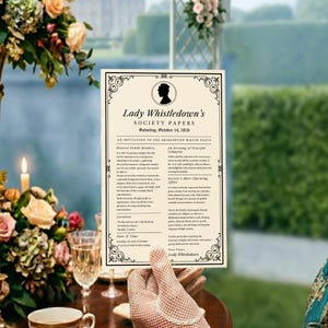 Pode incluir: Um convite dos Society Papers de Lady Whistledown para uma Bridgerton Watch Party. O convite, segurado por uma m&atilde;o enluvada, apresenta uma escrita elegante e bordas decorativas. A data &eacute; s&aacute;bado, 14 de outubro de 2026.