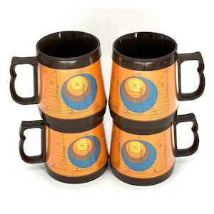 Thermo-Serv Set of 4 Sailing Sailboat Plastic Mugs 1970&#39;s Retro Orange USA
