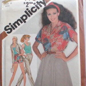 Size 12, Bust 34 Petiteable Summer Wardrobe Sewing Pattern - Shirt, Tank Top, Pull-on Skirt, Pants or Shorts - Simplicity 9904 - Uncut