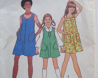 Simplicity 7370 - Girls Jumper or Sleeveless Dress Sewing Pattern - Size 10, Breast 28 1/2 - Uncut