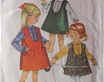 SALE - Childs Vintage Sewing Pattern - Little Girls Jumper and Blouse - Simplicity 6660 - Size 5, Breast 23 1/2