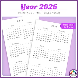 Könnte beinhalten: Druckbarer Mini-Kalender für das Jahr 2026. Der Kalender ist auf weißen Karteikarten im Format 7,6 x 12,7 cm gedruckt. Jeder Monat wird mit den Wochentagen und Daten angezeigt.