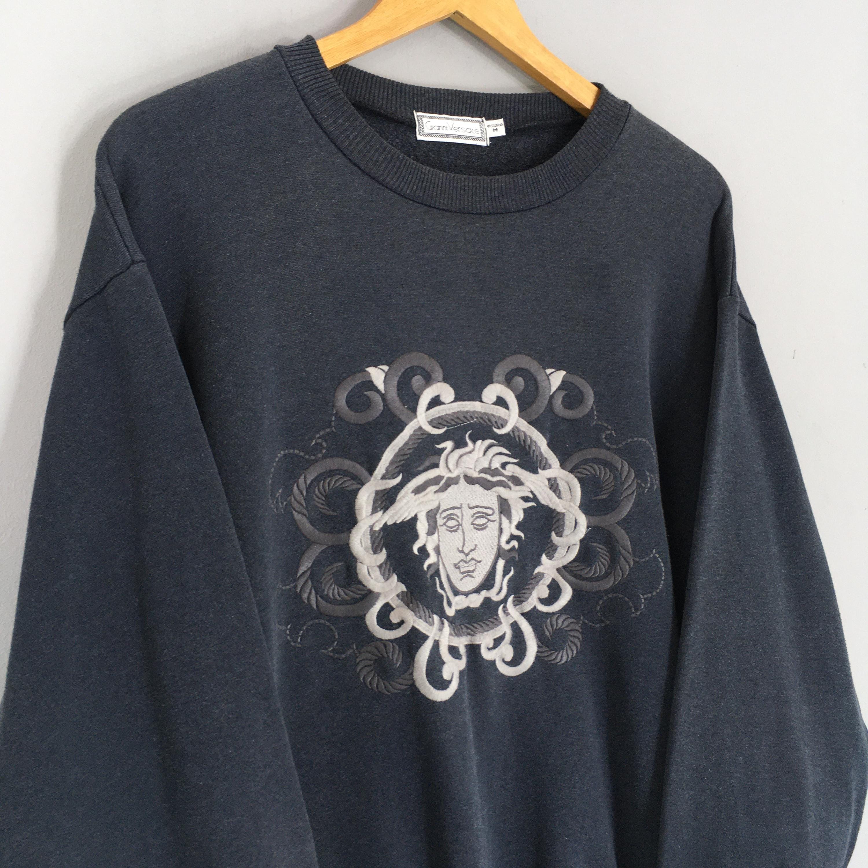 レア　VERSACE ブラック 長袖カットソー　アメリカ古着　アメリカ輸入　古着 Vintage Gianni Versace Black Sweatshirt Medium Gianni Versace